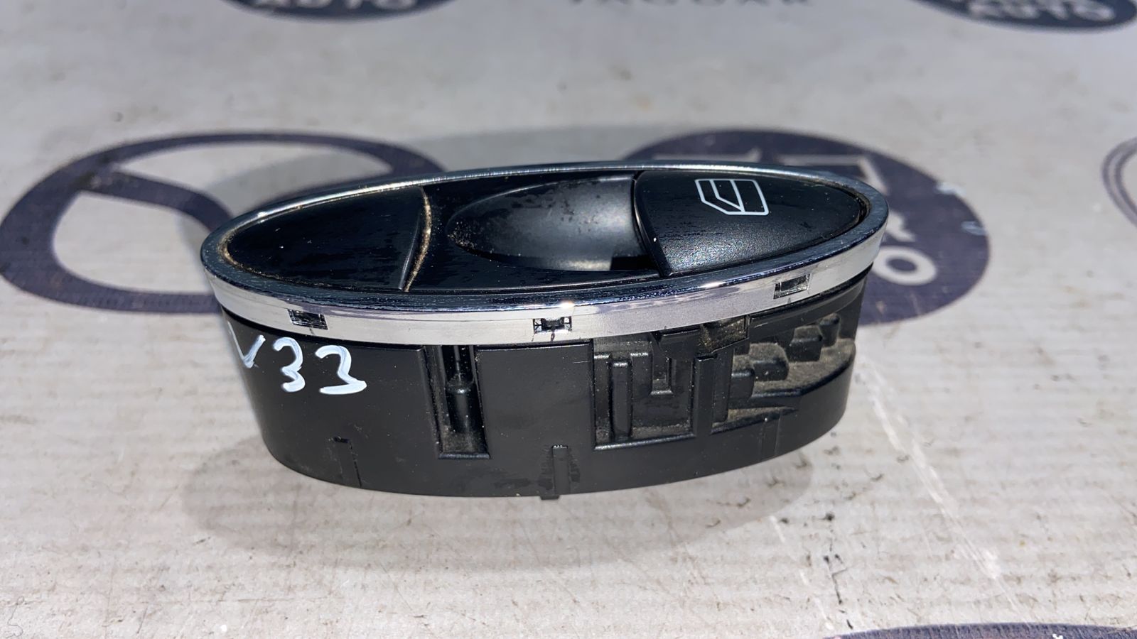 Кнопка стеклоподъемника задняя Mercedes E/W211 2002-2009