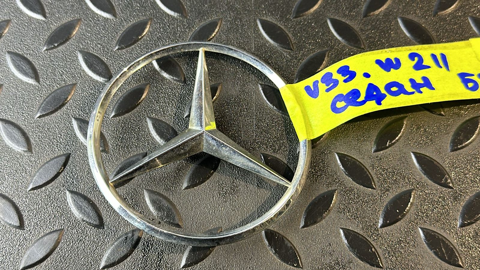 Эмблема задняя Mercedes E/W211 2002-2009