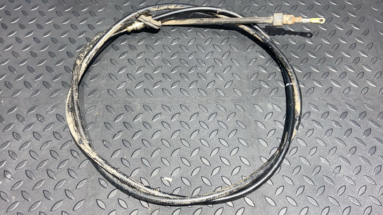 Трос стояночного тормоза Mercedes C/W202 1993-2001