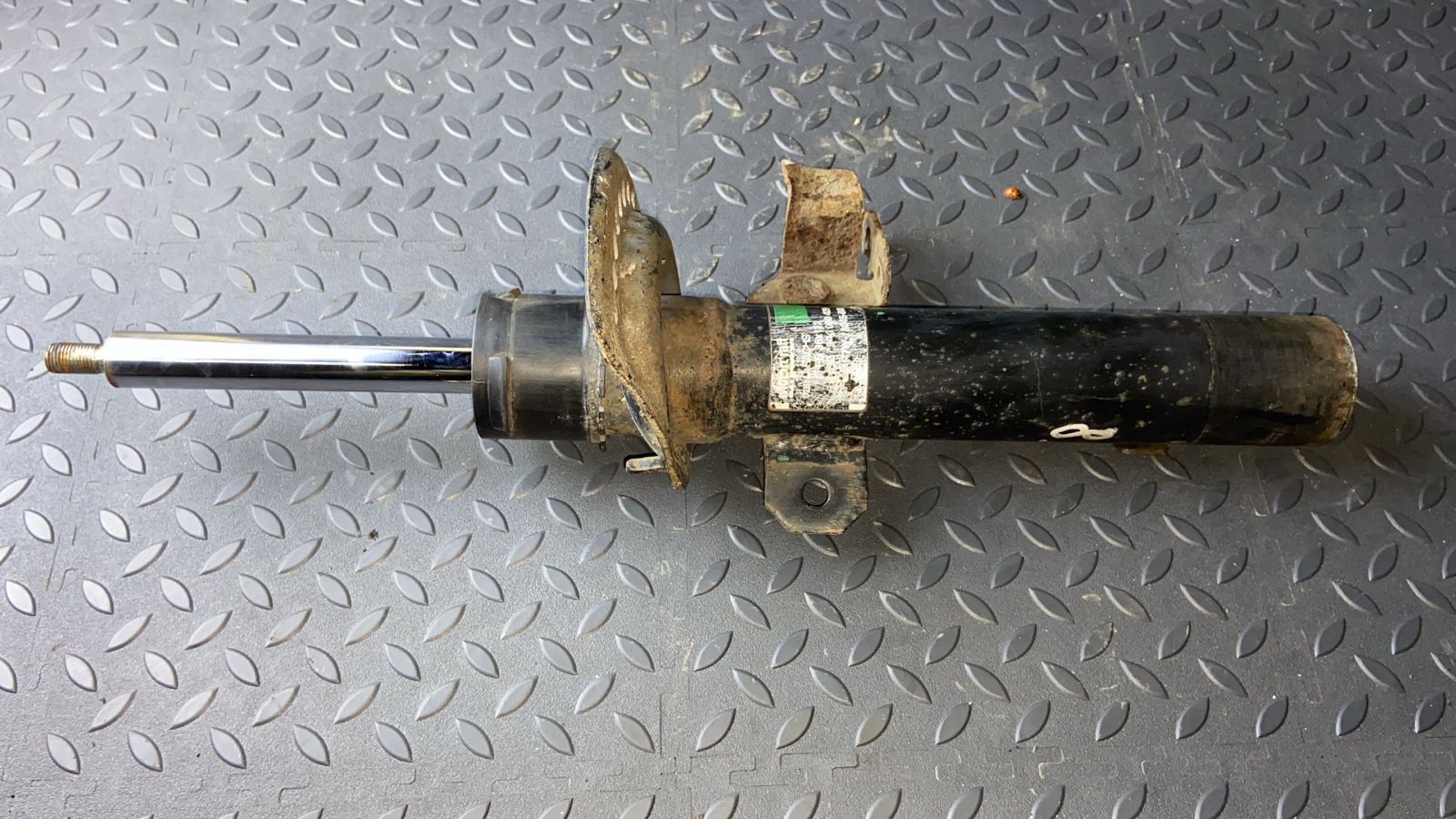 Амортизатор передний левый Ford Mondeo/3 2000-2007