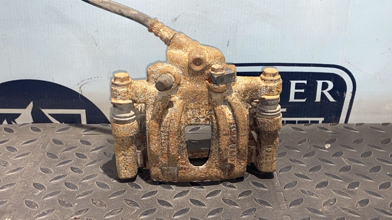 Суппорт задний левый Mercedes Vito/W639 2003-2014