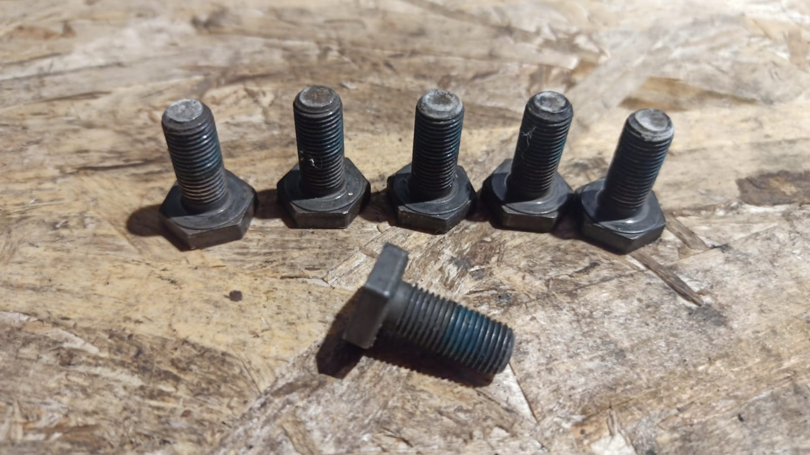 Болт маховика Opel Corsa/D 2006-2014