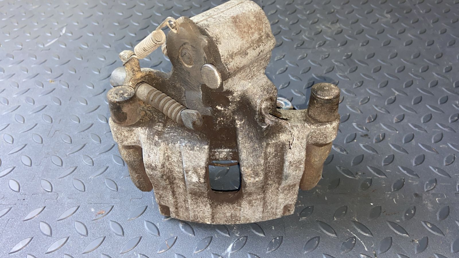 Суппорт задний левый Opel Vectra/C 2002-2008