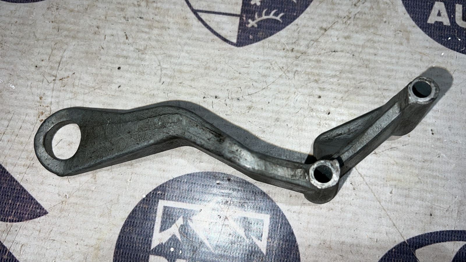 Кронштейн двигателя Mercedes E/W211 2002-2009