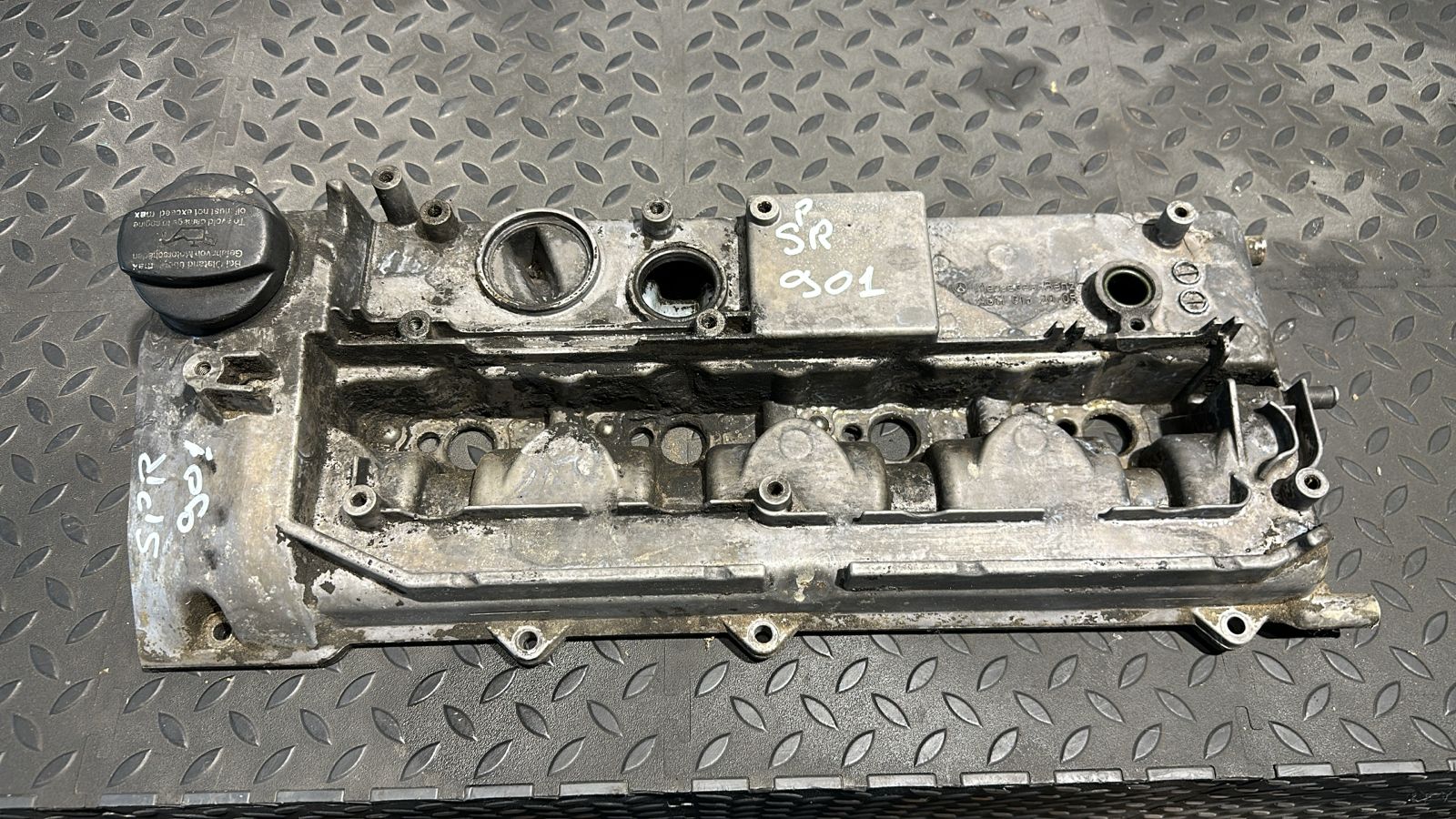 Крышка клапанная Mercedes Sprinter/W901-W909 1995-н.в.