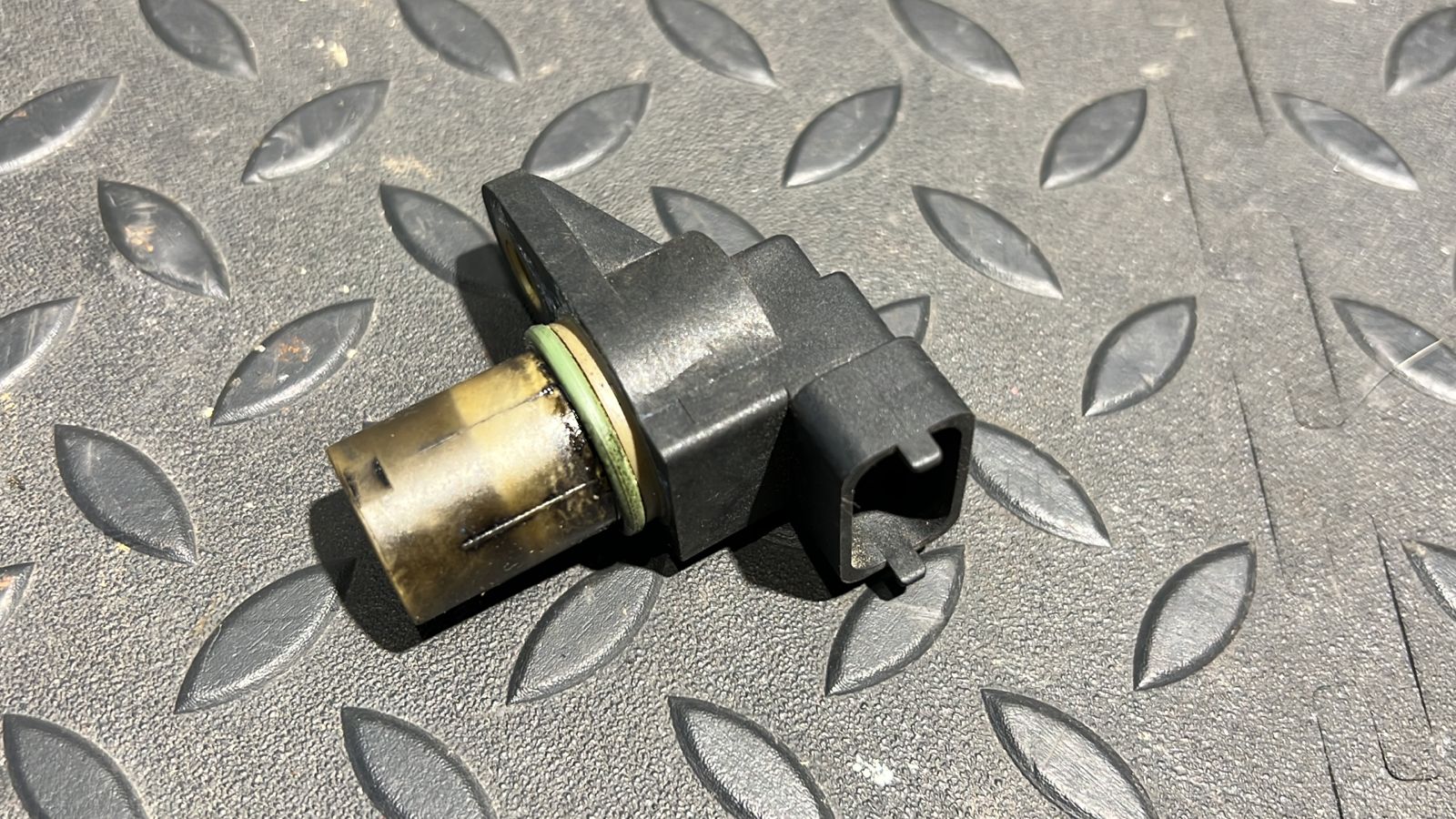 Датчик положения распредвала Mercedes C/W203 2000-2008