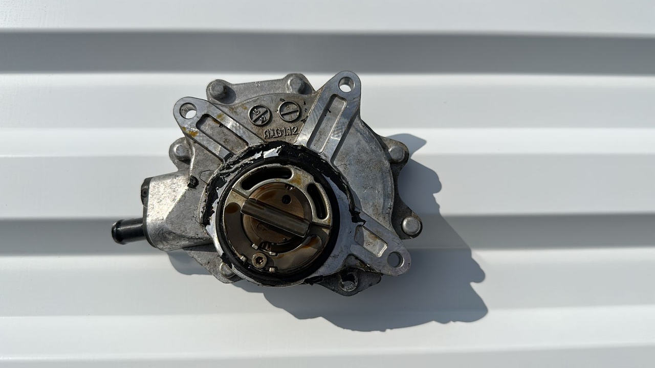 Насос вакуумный BMW 1/E87 2004-2011