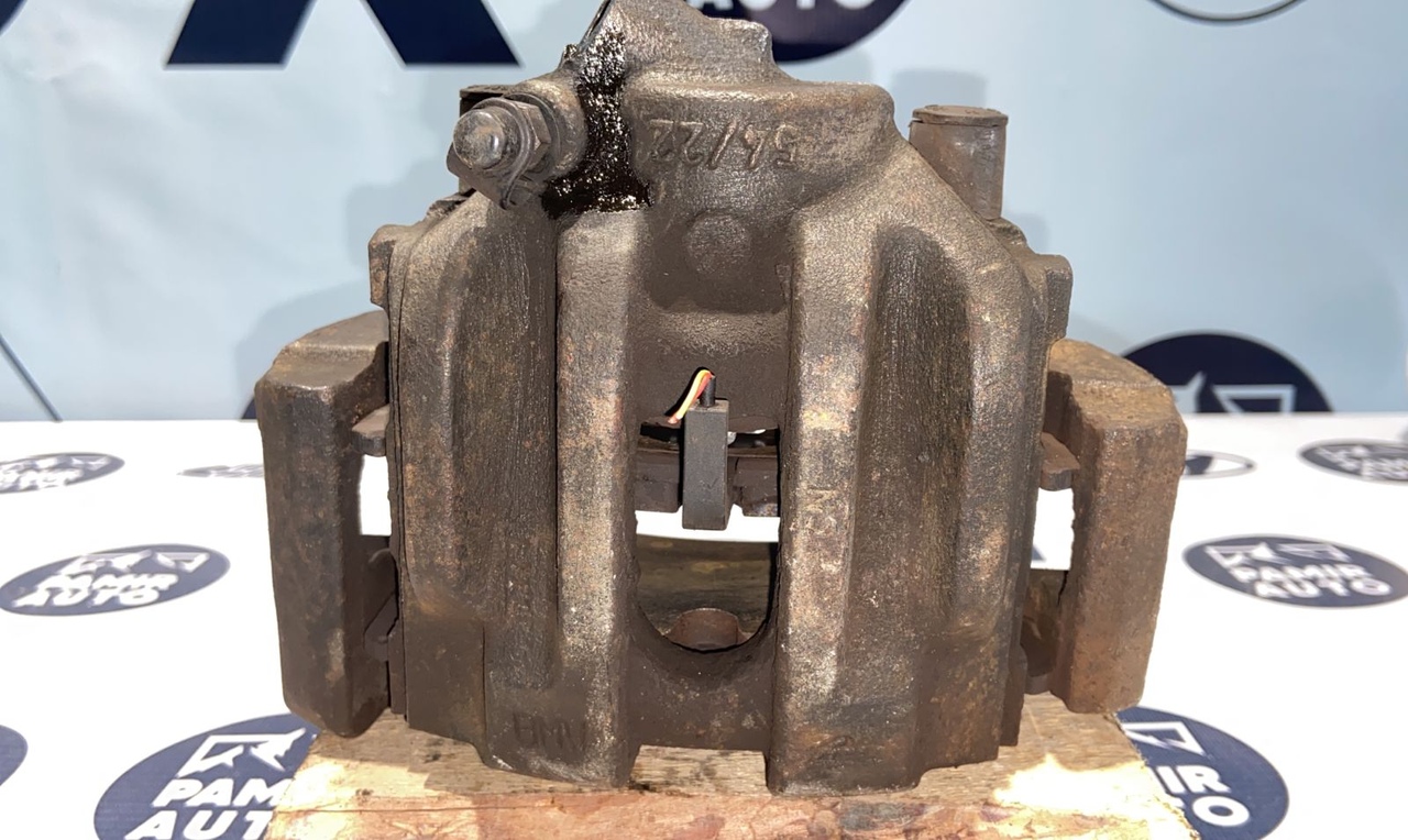 Суппорт передний левый BMW 1/E87 2004-2011