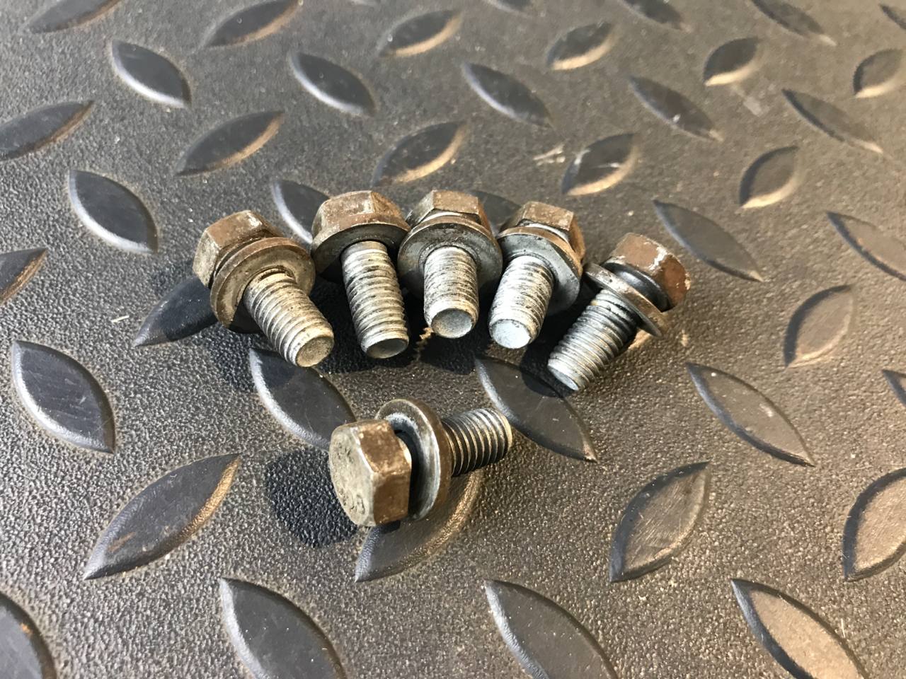 Болт корзины сцепления Renault Sandero 2009-2014