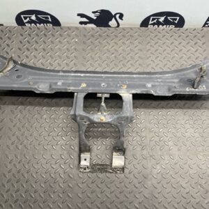 Панель передняя (Телевизор) верхняя часть Mercedes E/W211 2002-2009