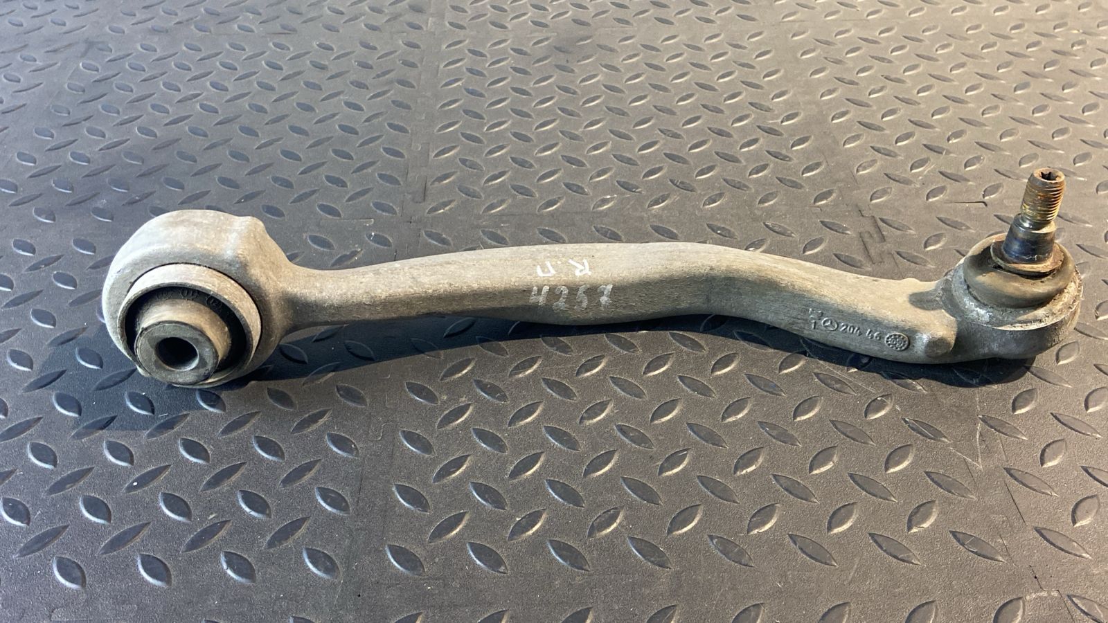 Рычаг передний правый Mercedes C/W204 2006-2015