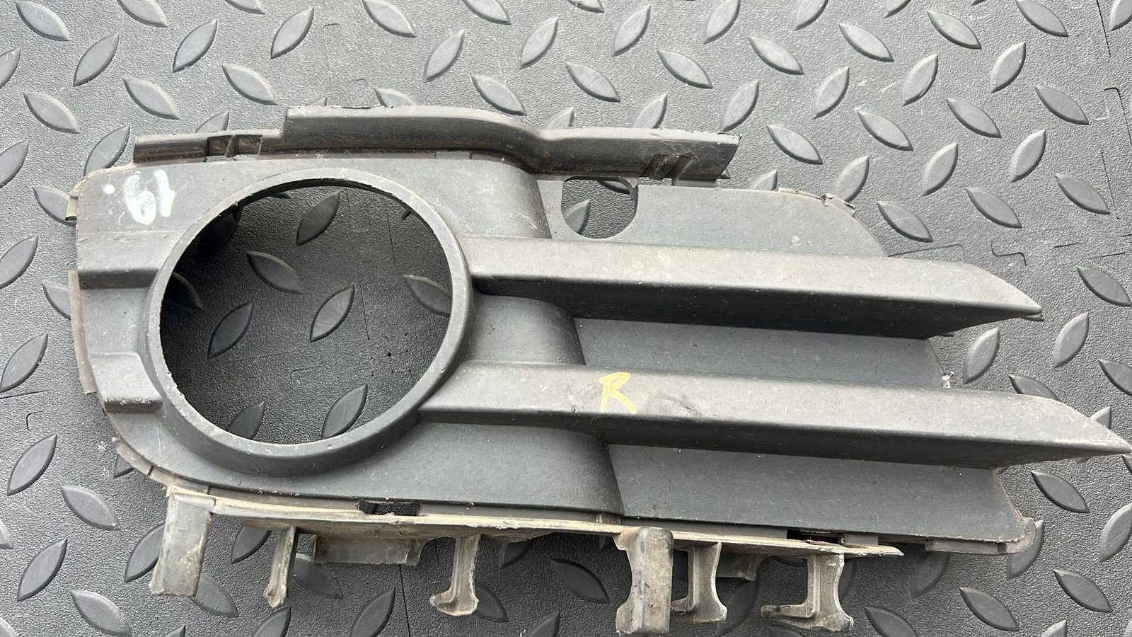 Решетка в бампер правая Opel Vectra/C 2002-2008