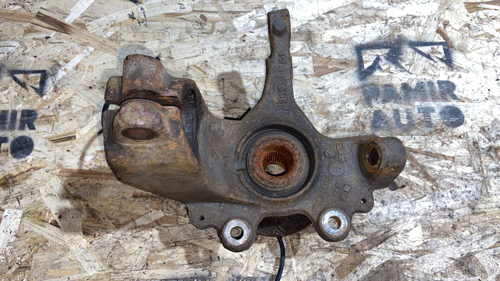 Кулак поворотный передний правый Ford Focus/2 2004-2011