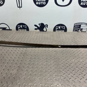 Молдинг лобового стекла правый Mercedes C/W203 2000-2008