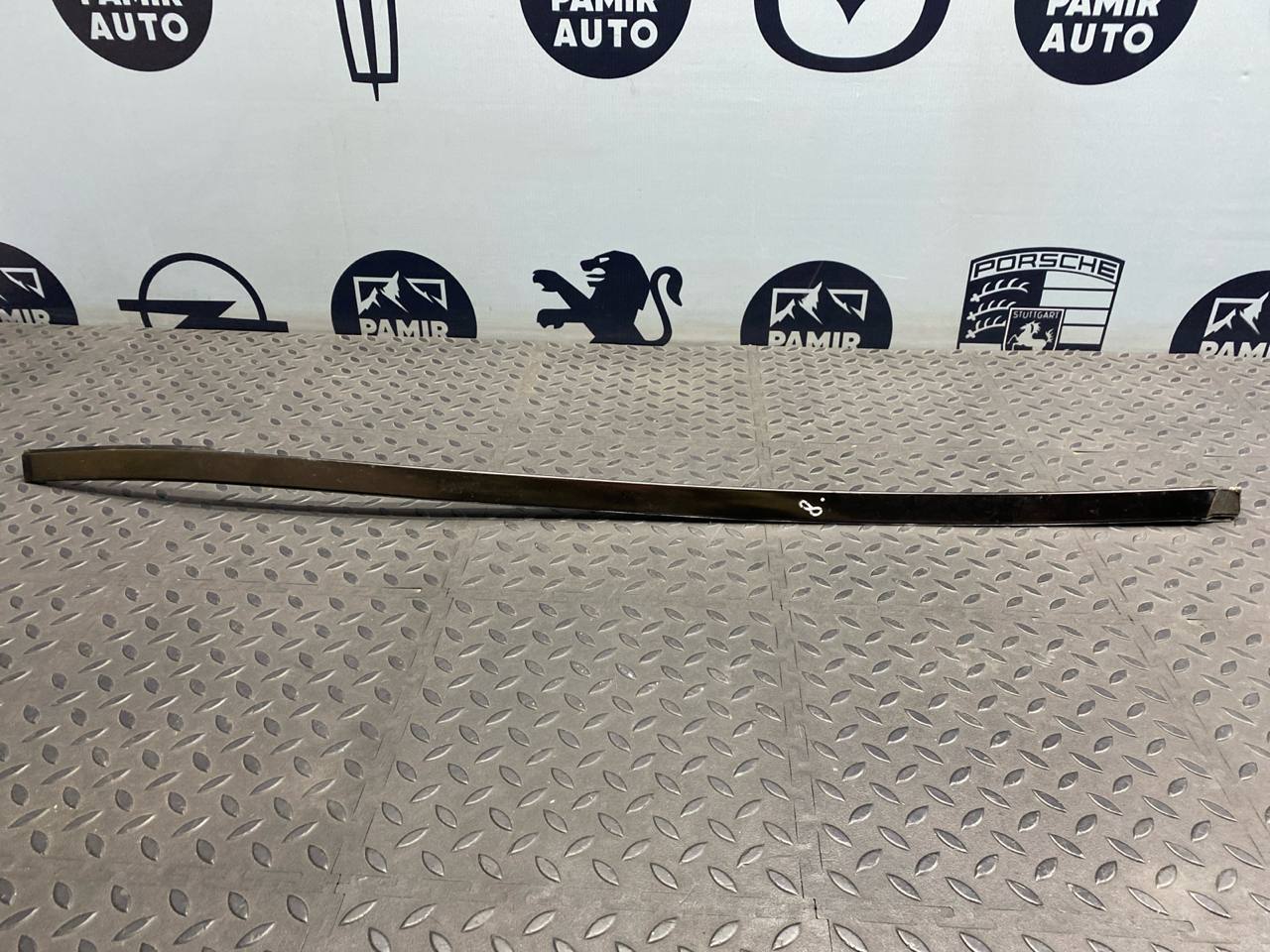 Молдинг лобового стекла правый Mercedes C/W203 2000-2008