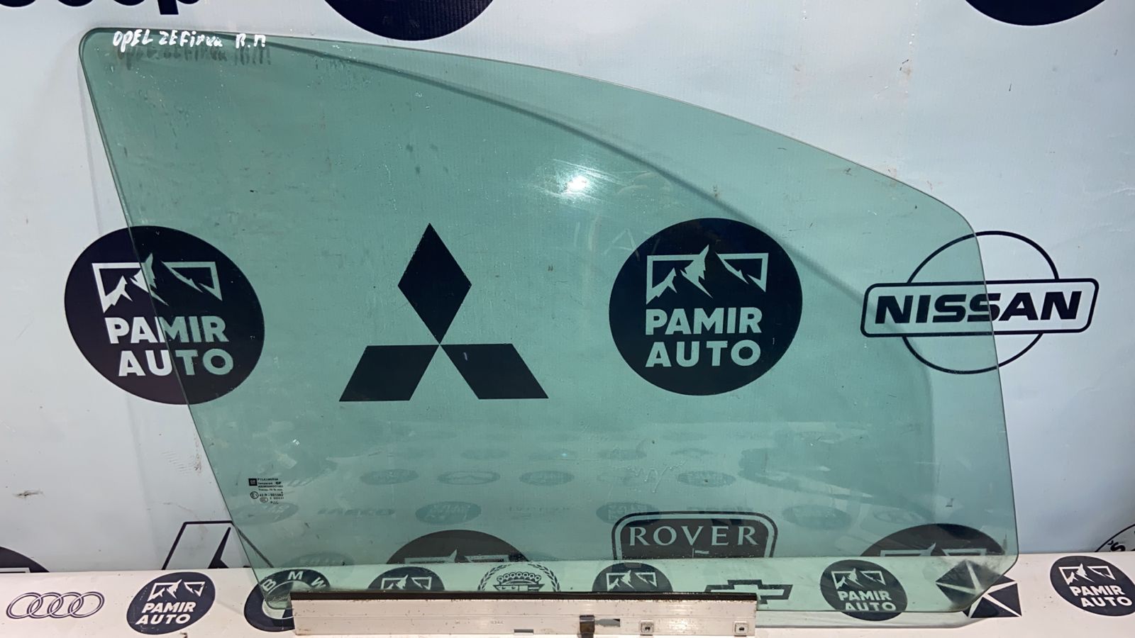 Стекло двери переднее правое Opel Zafira/B 2005-2014