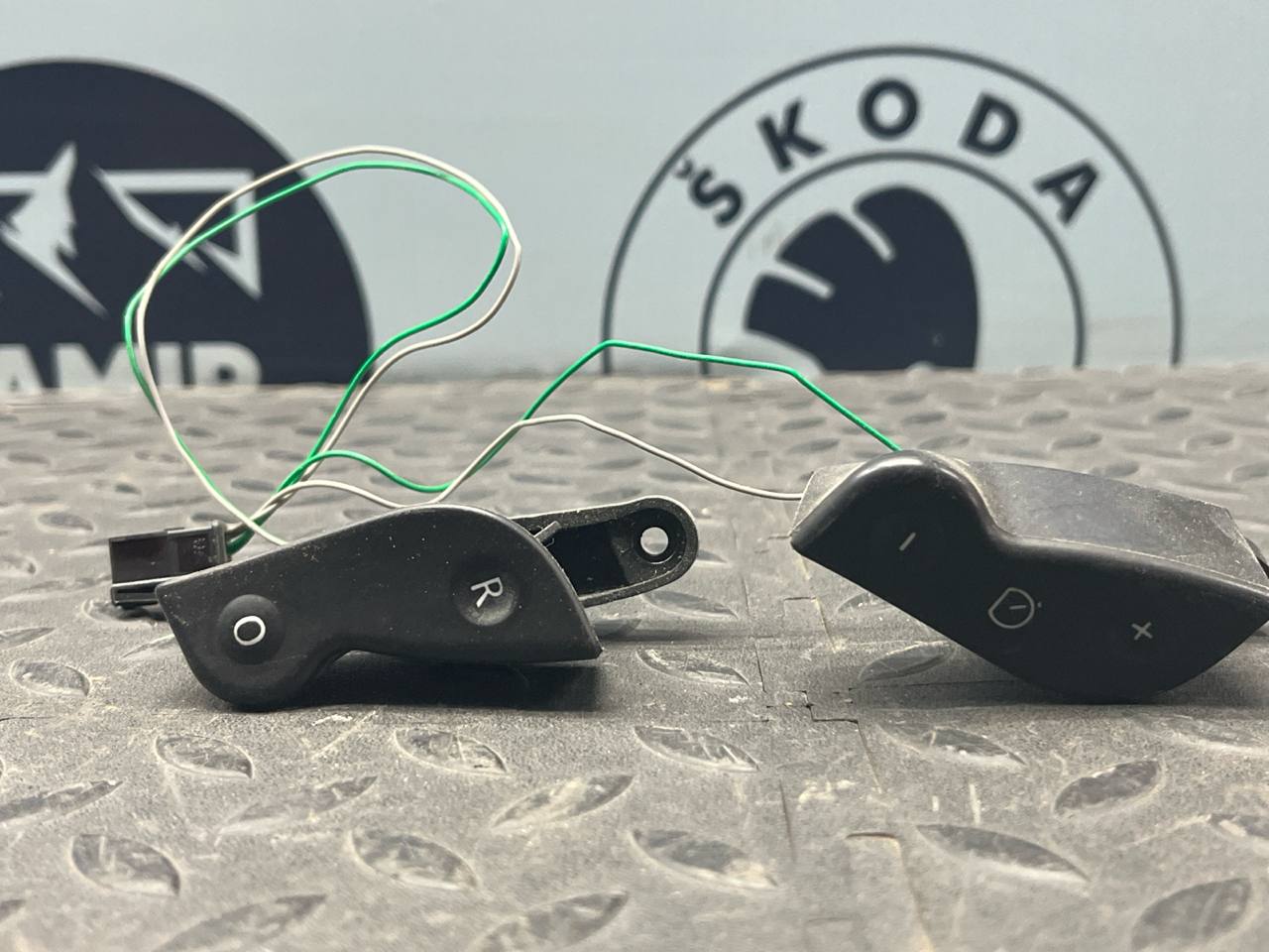 Кнопка на руль Renault Scenic/2 2003-2009