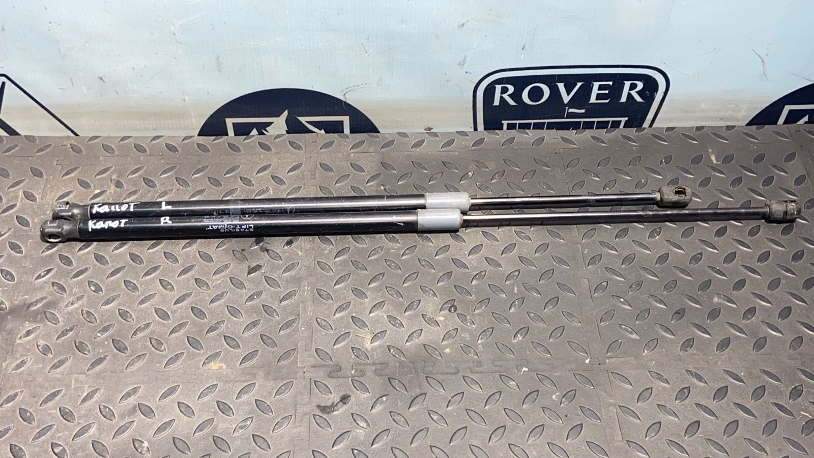 Амортизатор капота Mercedes C/W204 2006-2015