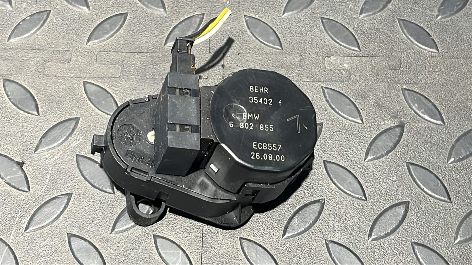 Моторчик заслонки отопителя BMW 3/E46 1998-2007