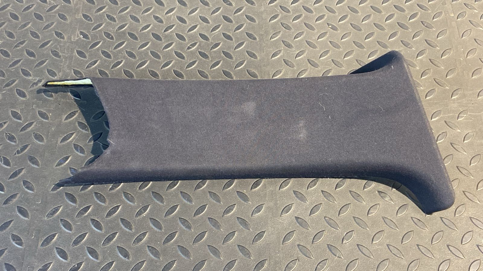 Обшивка стойки средняя левая BMW 3/E46 1998-2007