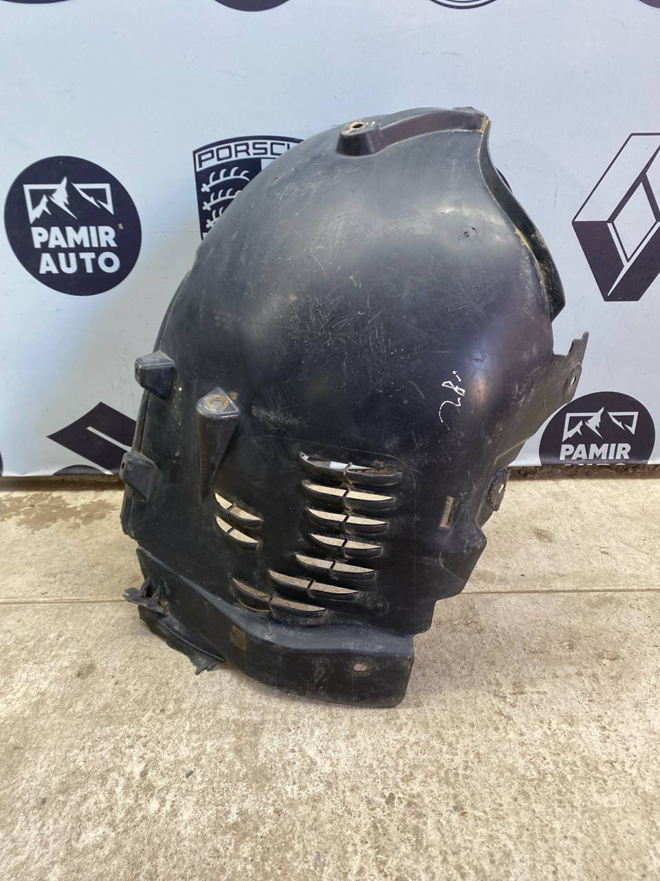 Локер (Подкрылок) передний правый Mercedes E/W211 2002-2009