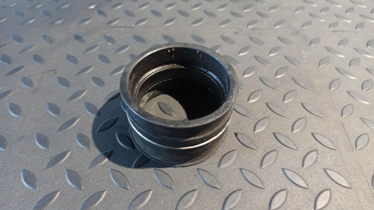 Патрубок воздушного фильтра Mercedes C/W203 2000-2008