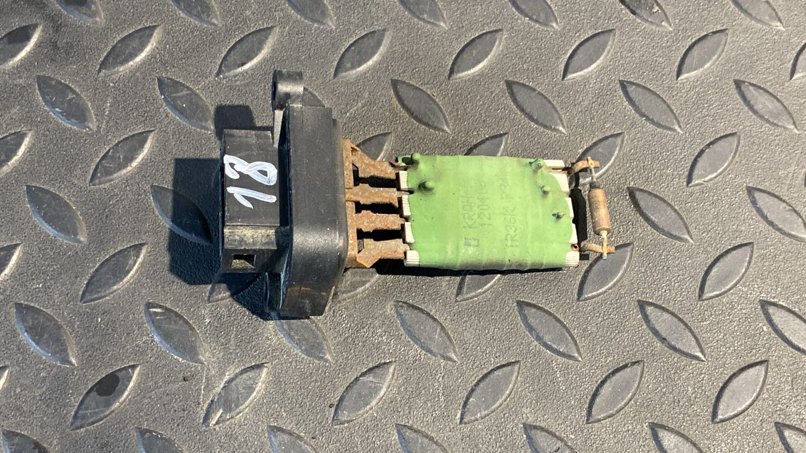 Резистор отопителя Ford Transit 2000-2006