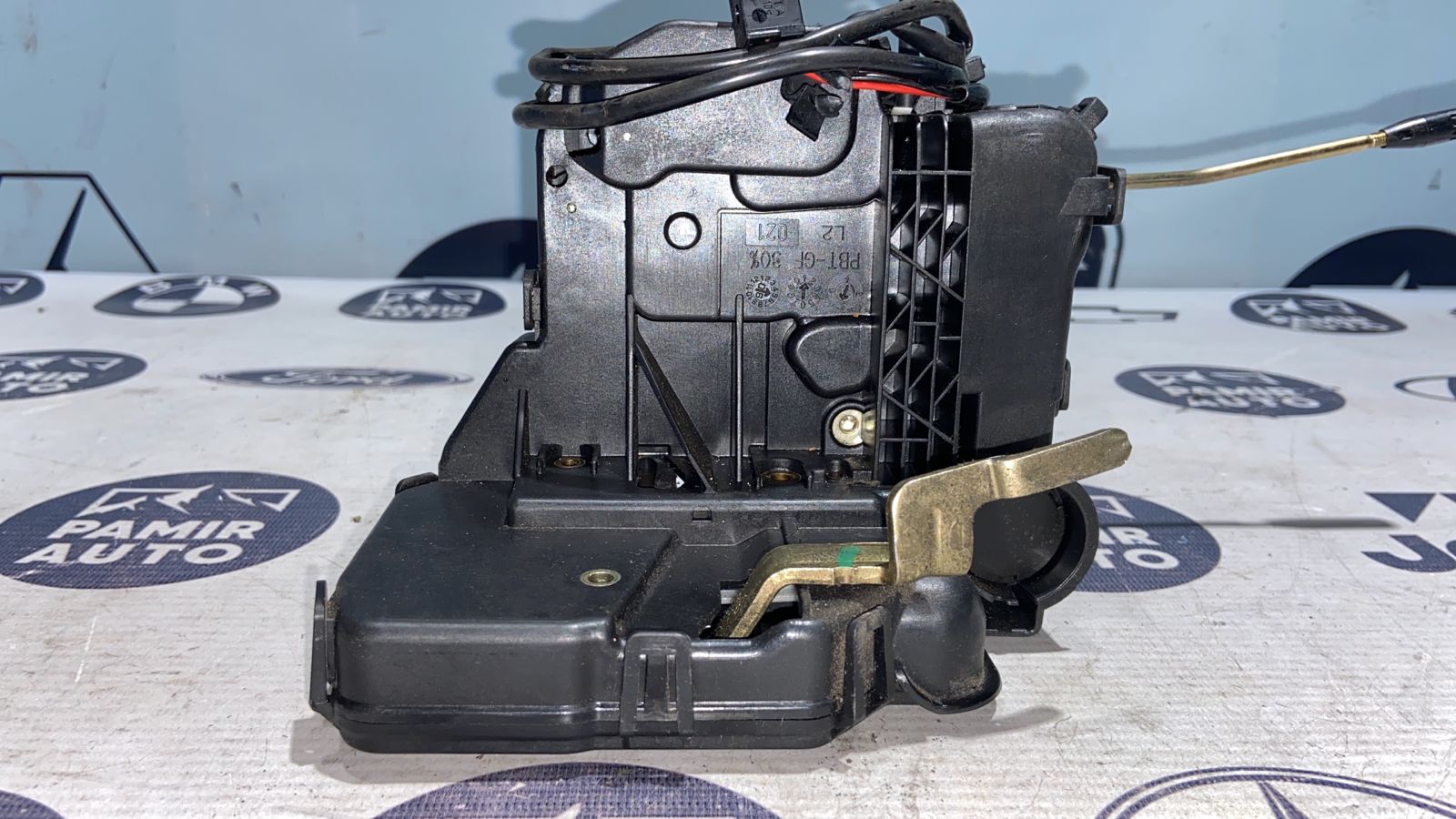 Замок двери передний левый Mercedes E/W211 2002-2009