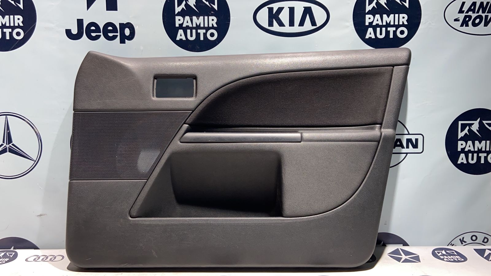 Обшивка двери передняя правая Ford Mondeo/3 2000-2007