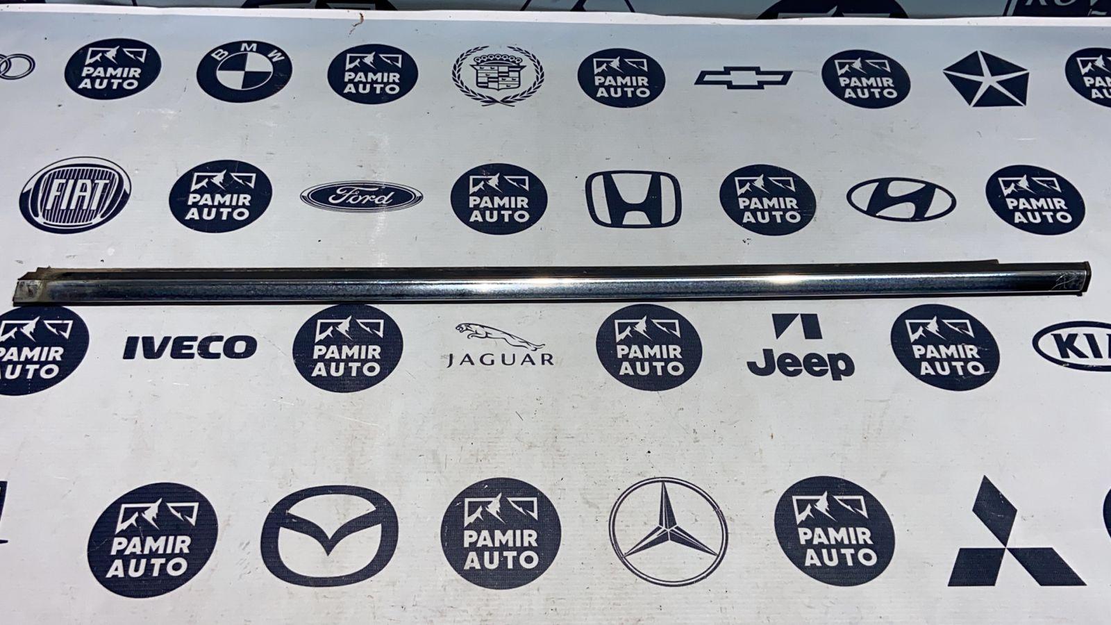 Уплотнитель двери передний левый Opel Vectra/C 2002-2008