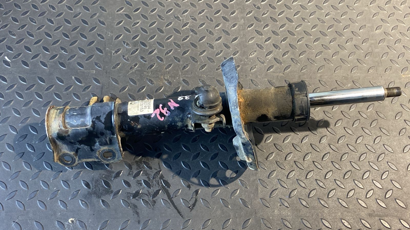 Амортизатор передний правый Opel Zafira/B 2005-2014