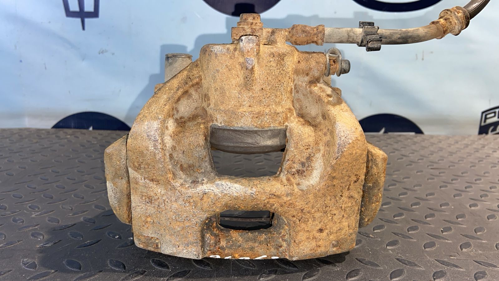 Суппорт передний левый Opel Signum 2003-2008