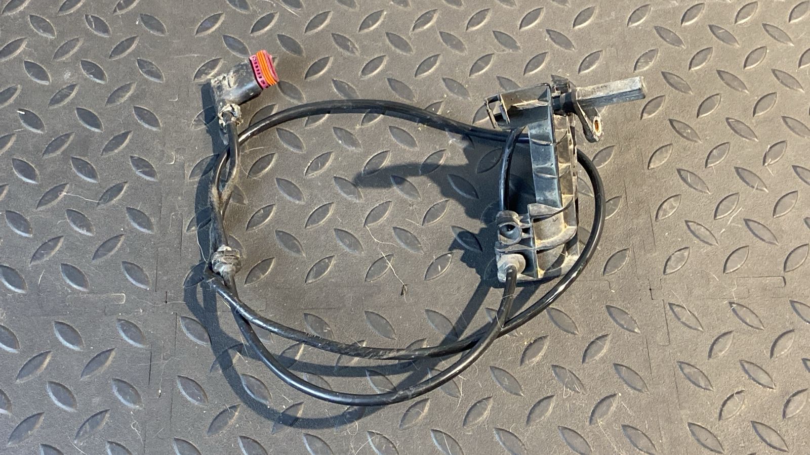 Датчик ABS задний Mercedes C/W204 2006-2015