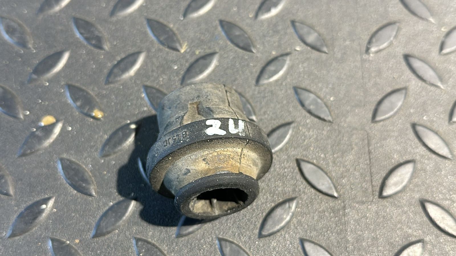 Кронштейн радиатора Ford Transit 2006-2013