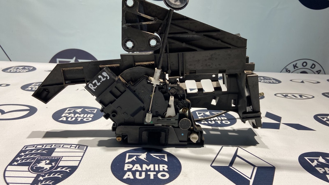 Замок двери задний правый Ford C-Max 2003-2010