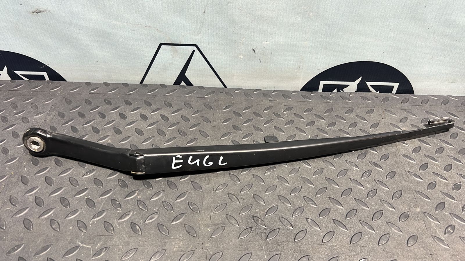 Поводок стеклоочистителя левый BMW 3/E46 1998-2007