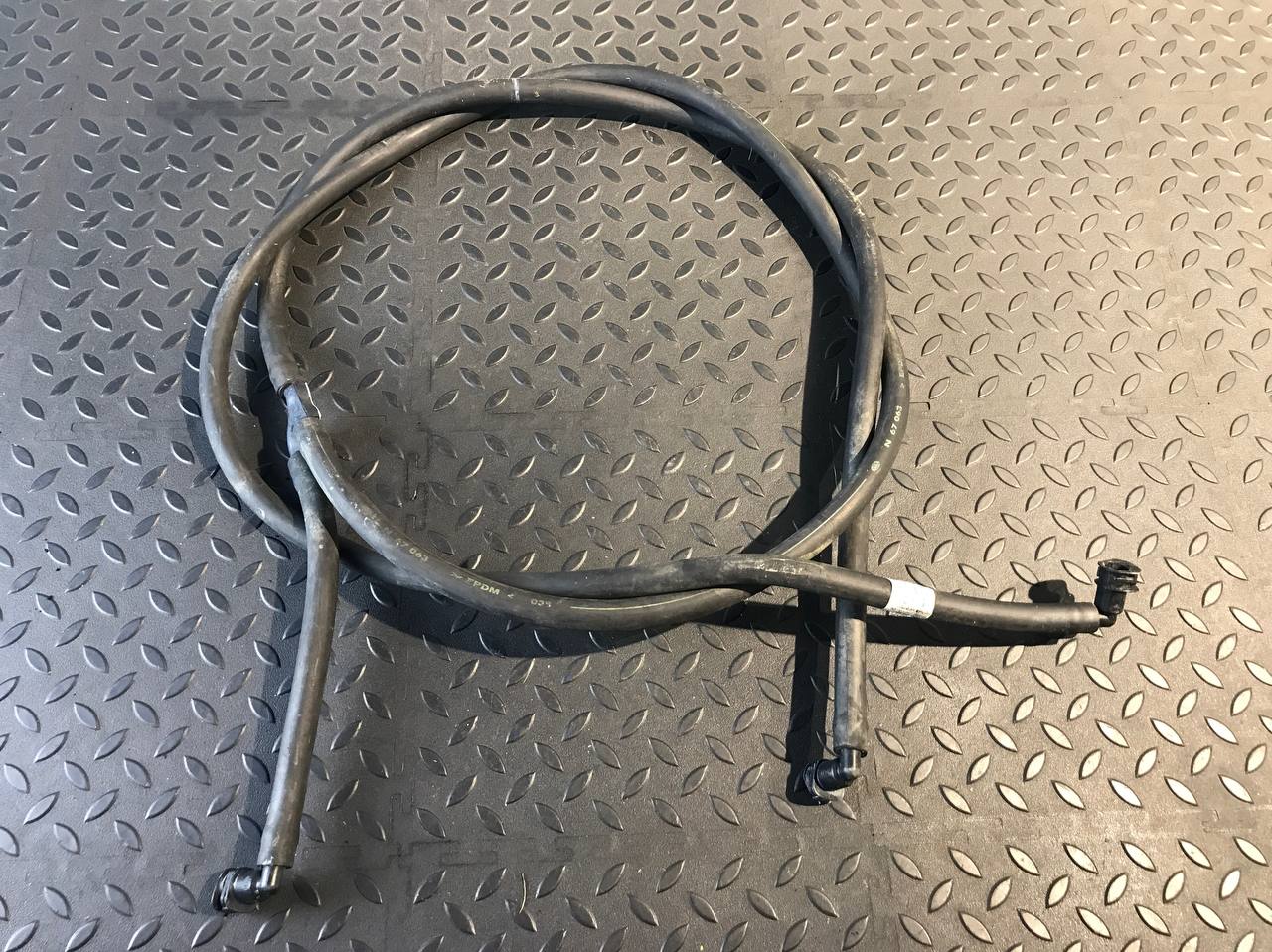 Шланг омывателя Mercedes E/W211 2002-2009