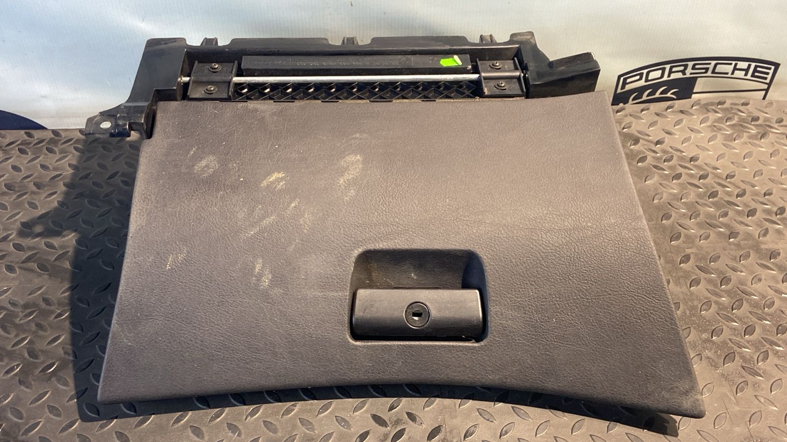 Бардачок BMW 3/E46 1998-2007