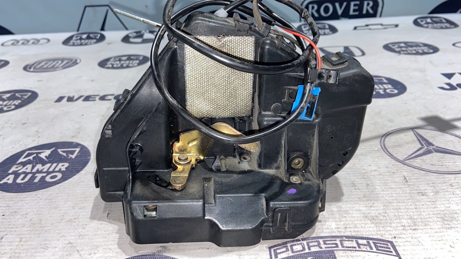 Замок двери задний правый Mercedes E/W211 2002-2009