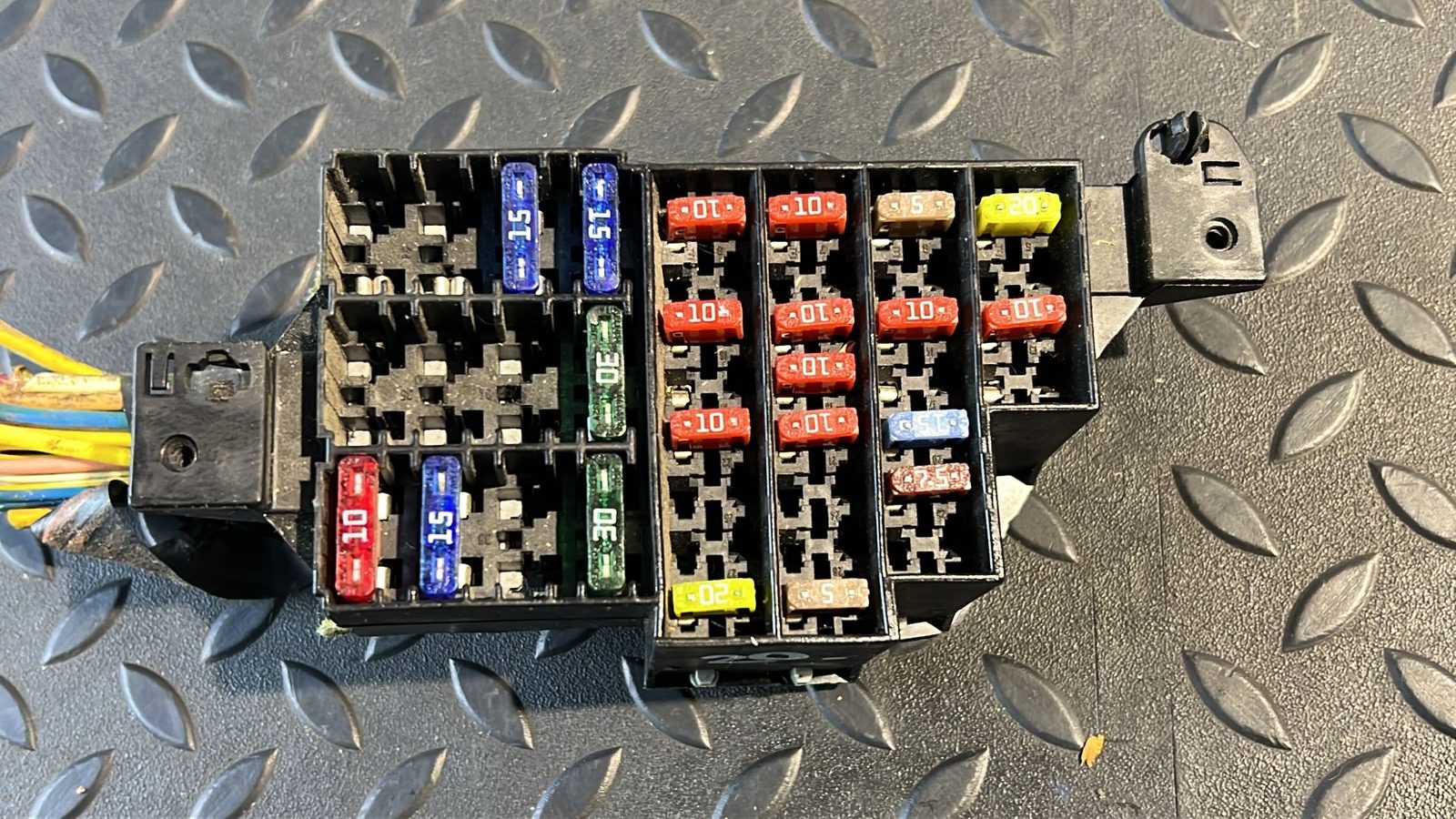 Блок предохранителей Renault Sandero 2009-2014