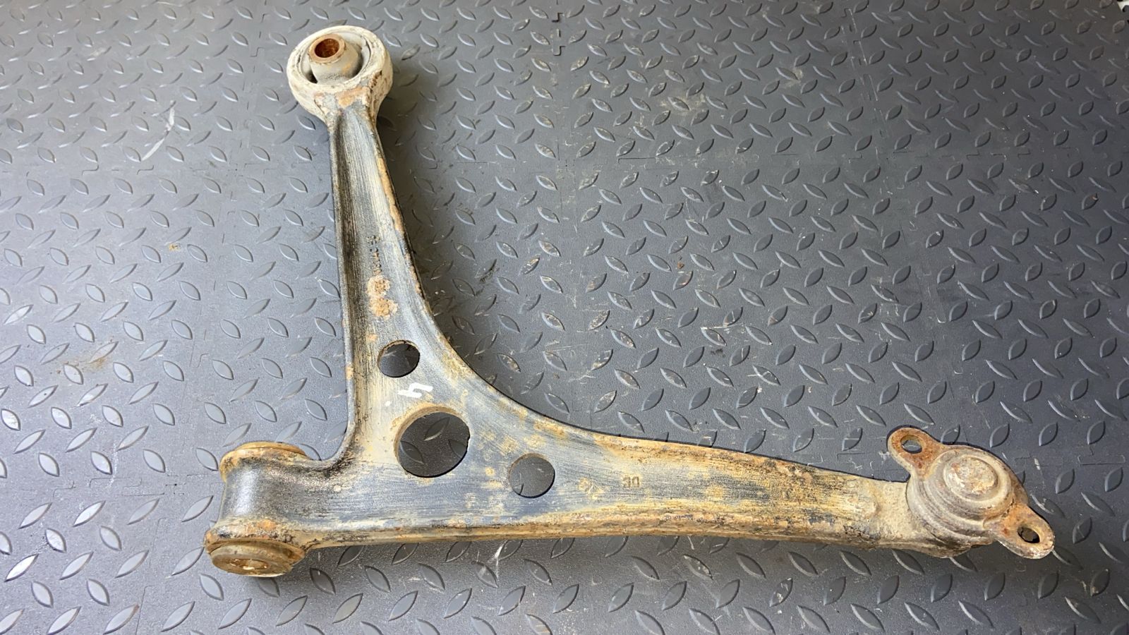 Рычаг передний левый Ford Galaxy 1995-2006