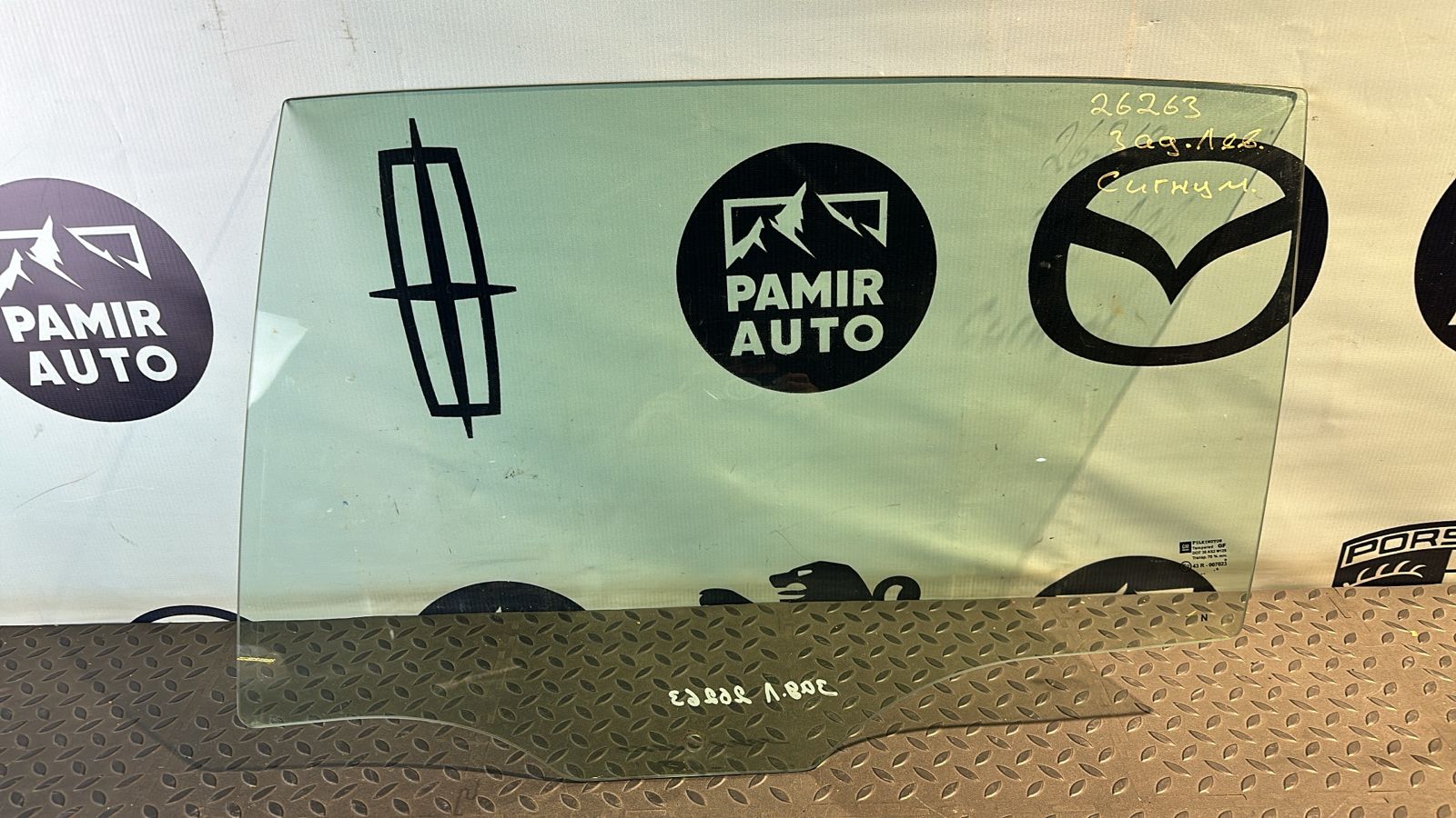 Стекло двери заднее левое Opel Signum 2003-2008