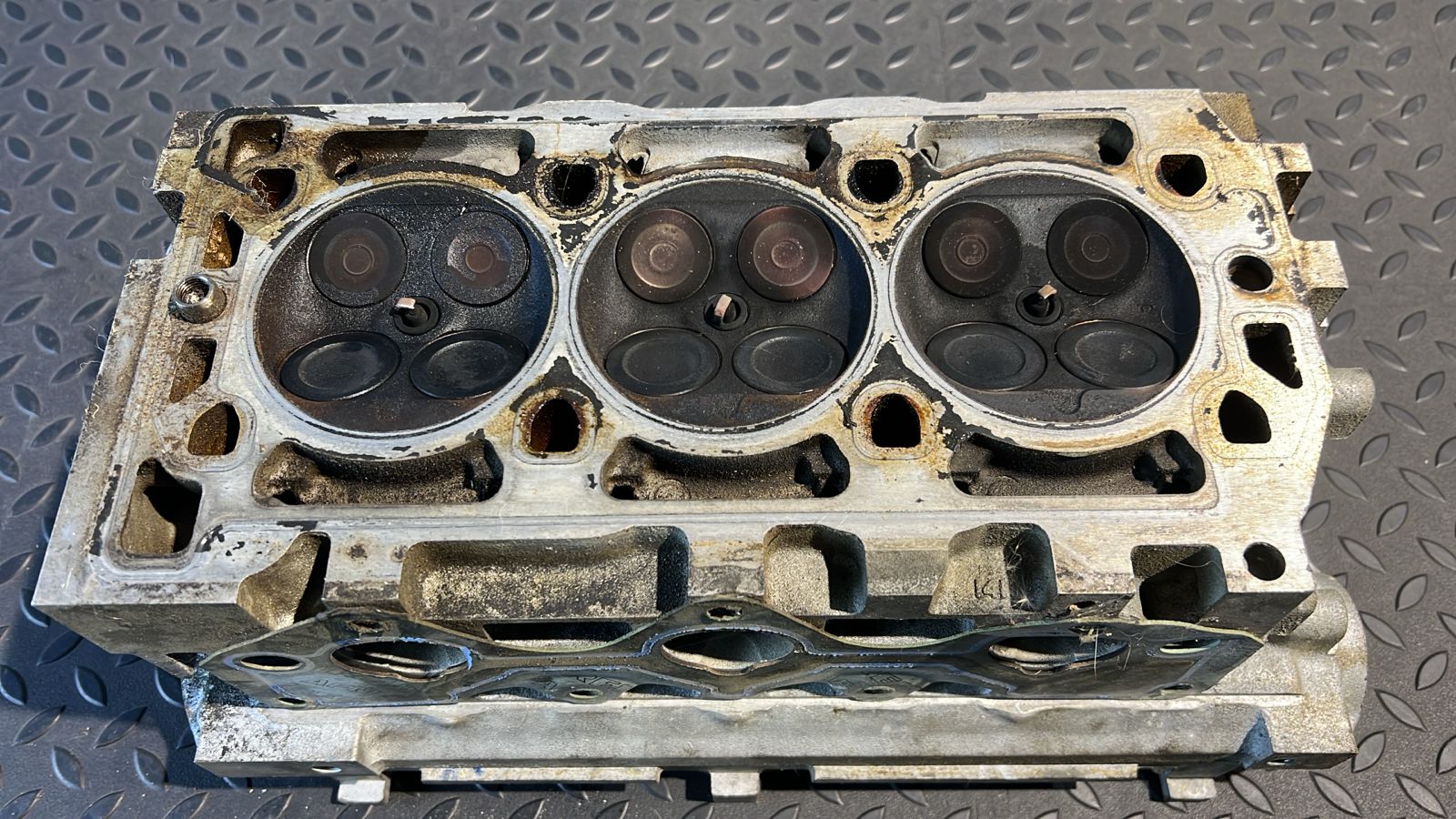 Головка блока цилиндров правая (ГБЦ) Land Rover Freelander 1998-2006