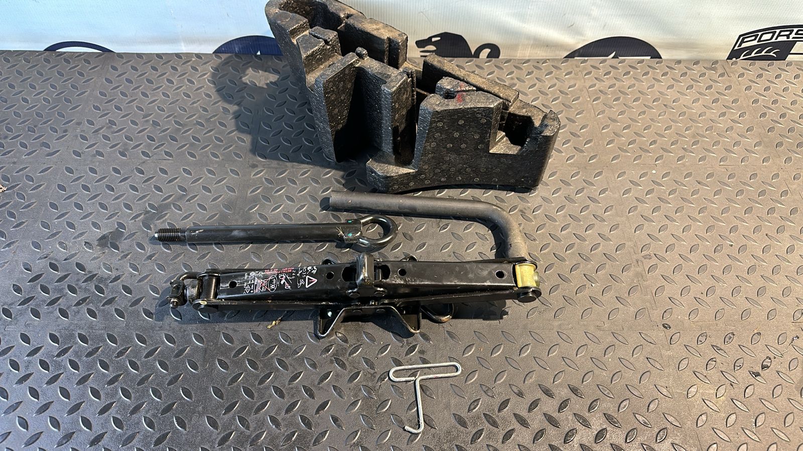 Ящик для инструментов Renault Megane/2 2002-2009