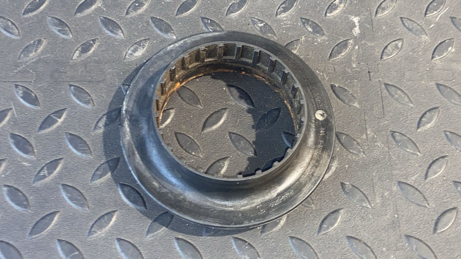 Подшипник опоры амортизатора передний Opel Signum 2003-2008