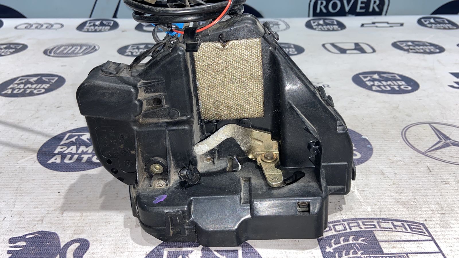 Замок двери задний левый Mercedes E/W211 2002-2009