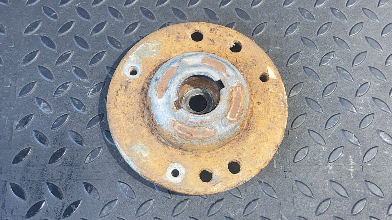 Опора амортизатора передняя Opel Signum 2003-2008