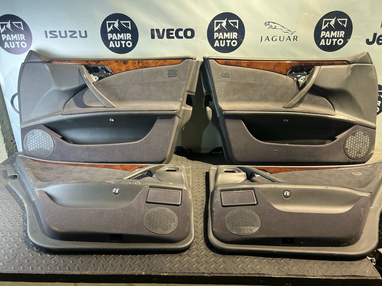 Обшивка двери (Комплект) Mercedes E/W210 1995-2003