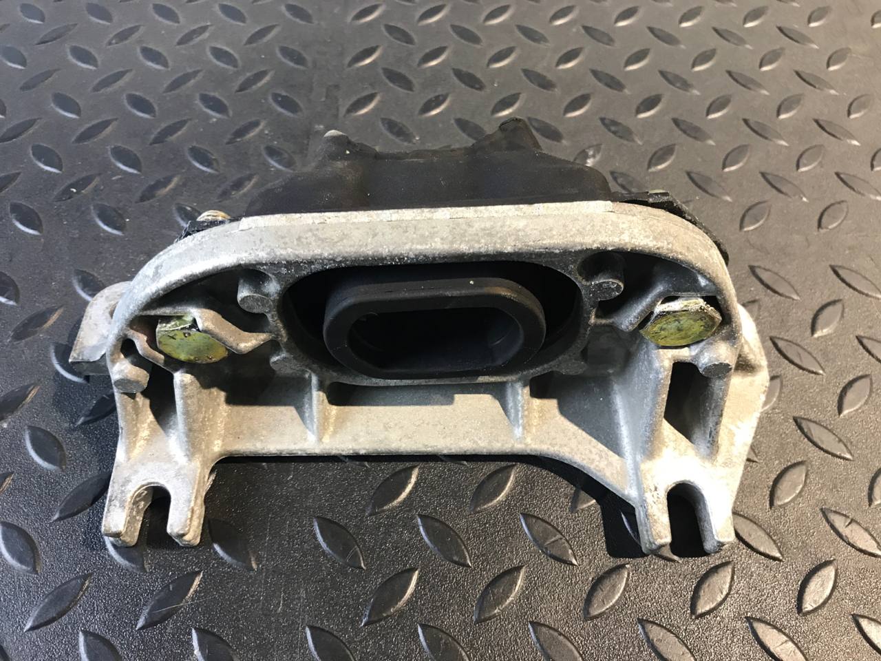 Опора двигателя Renault Megane/2 2002-2009