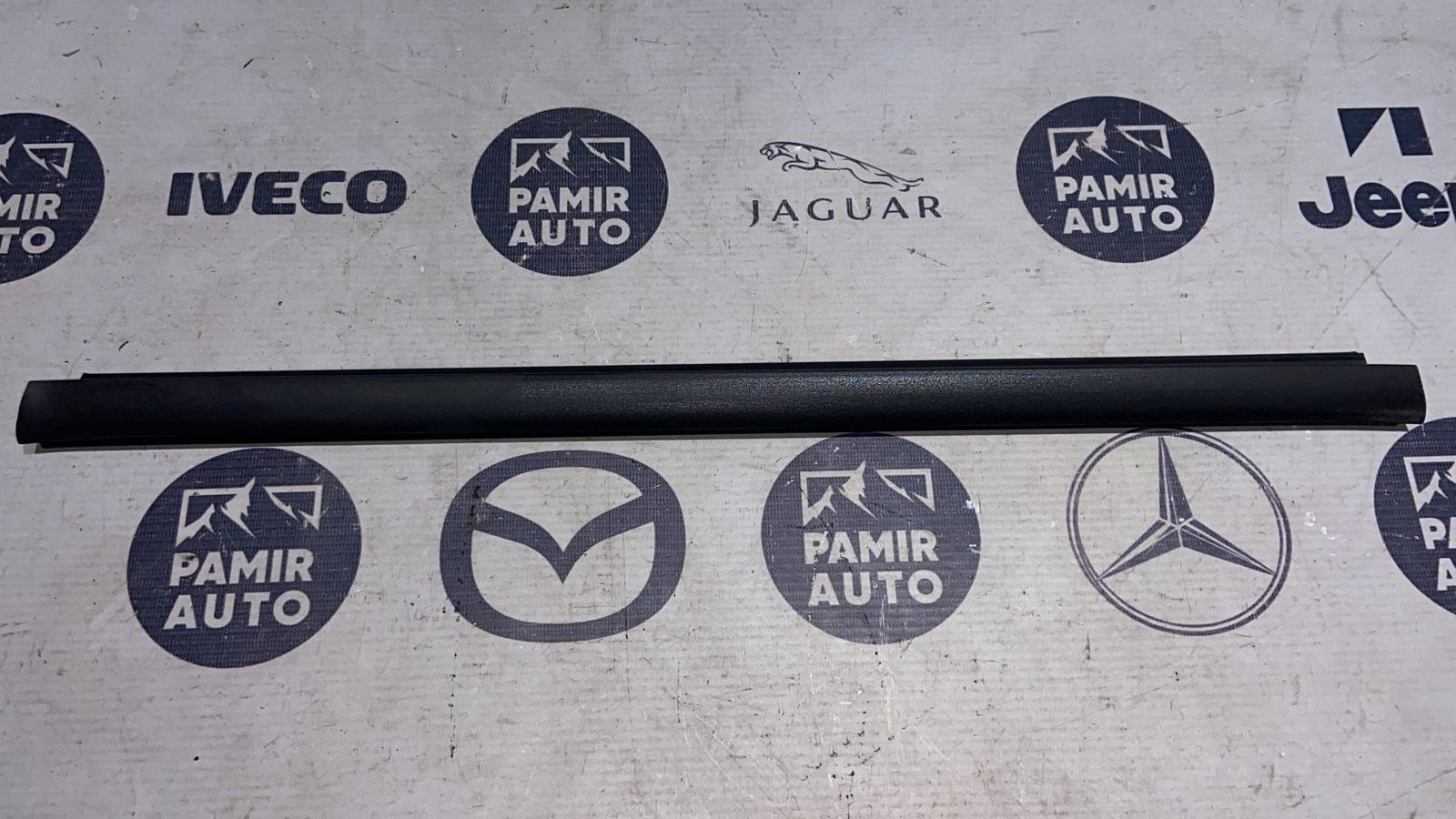 Уплотнитель двери задний левый Mercedes E/W211 2002-2009